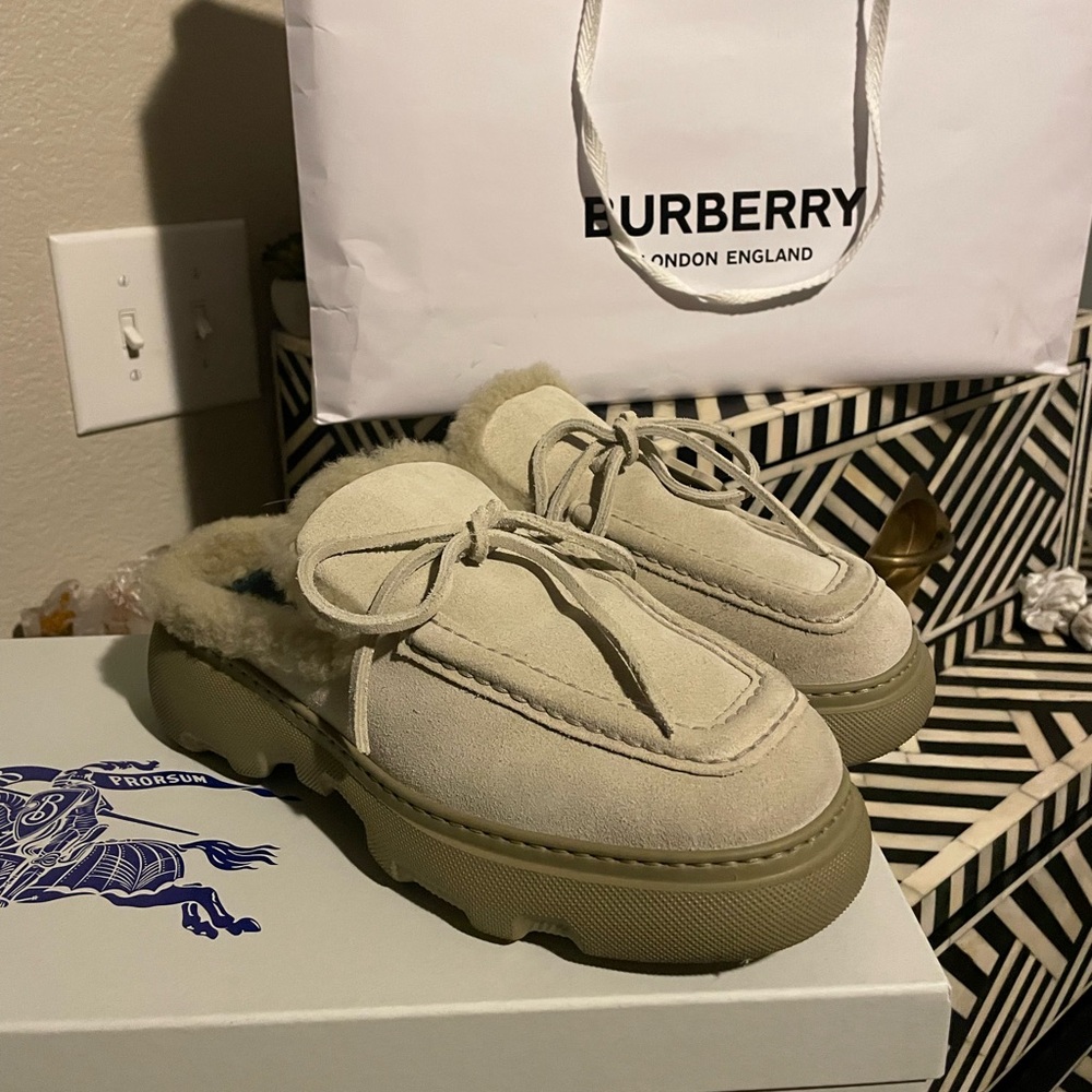 NWT Burberry loafers